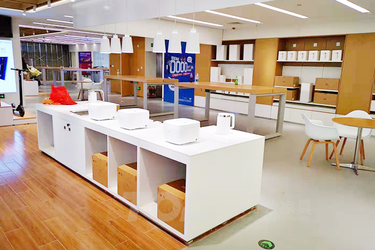 產(chǎn)品展示臺(tái).jpg